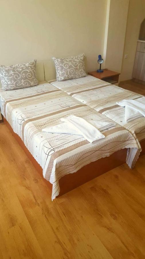 Family Hotel Solar Central Pantai Sunny Bagian luar foto
