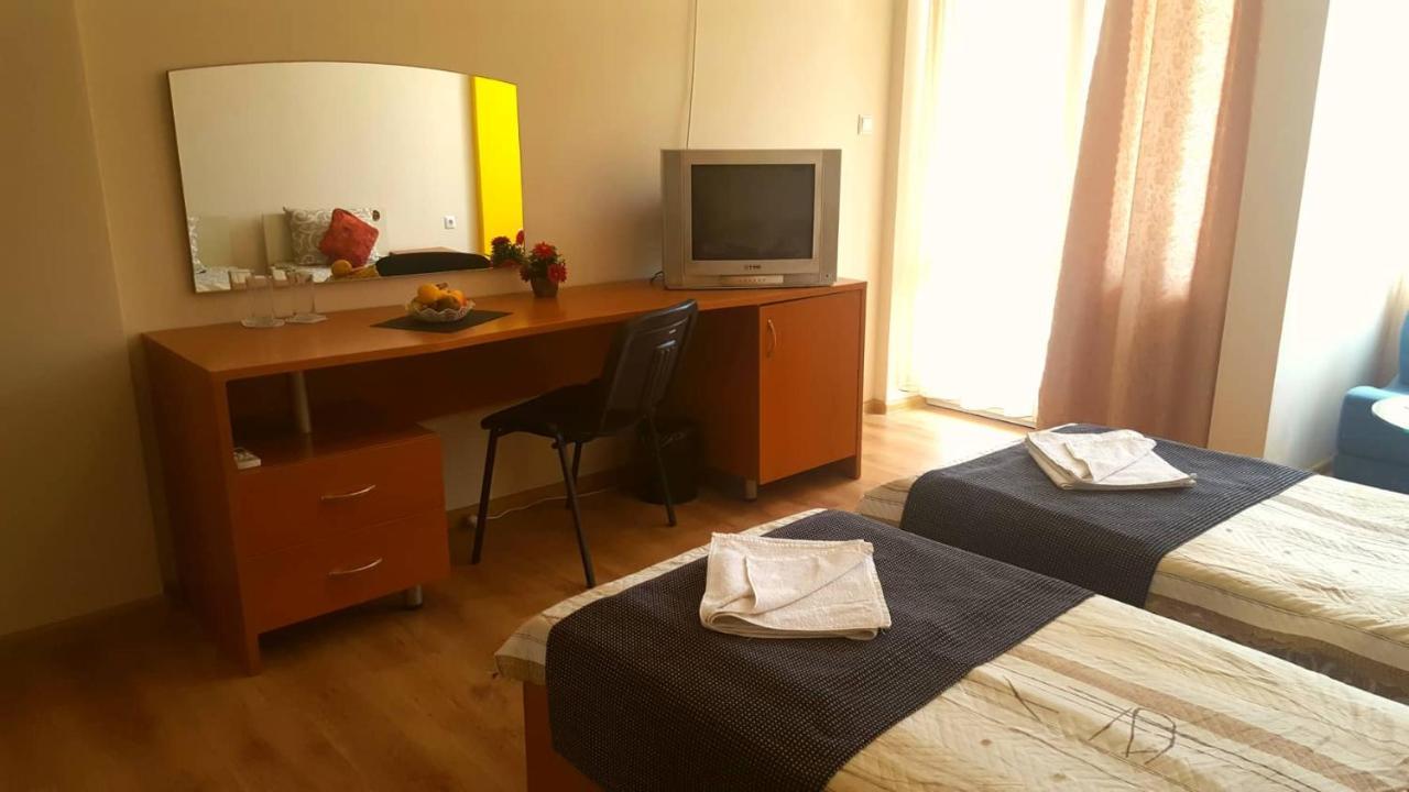 Family Hotel Solar Central Pantai Sunny Bagian luar foto