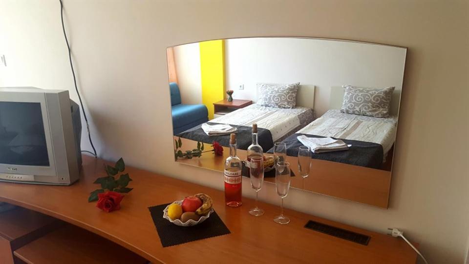Family Hotel Solar Central Pantai Sunny Bagian luar foto
