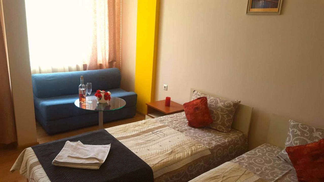 Family Hotel Solar Central Pantai Sunny Bagian luar foto