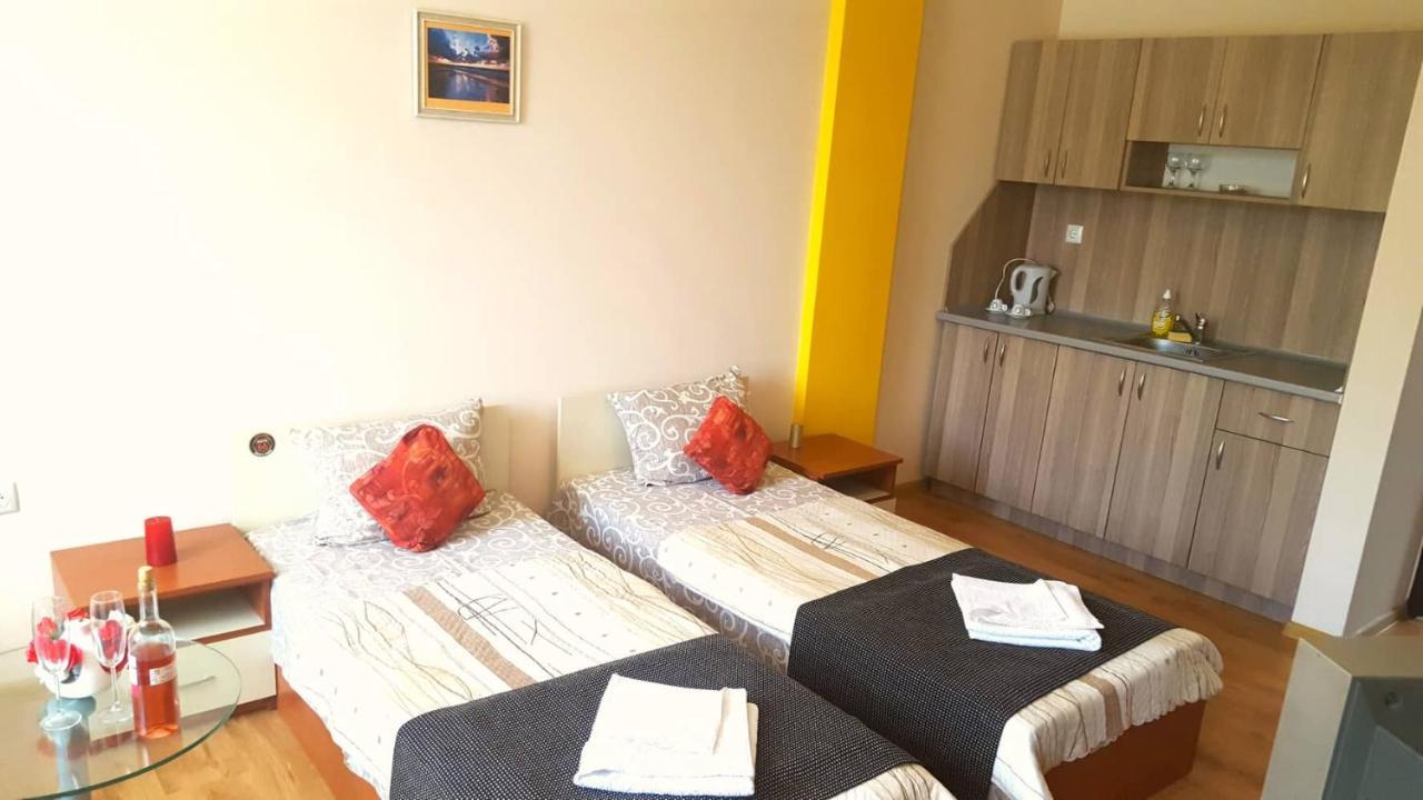 Family Hotel Solar Central Pantai Sunny Bagian luar foto