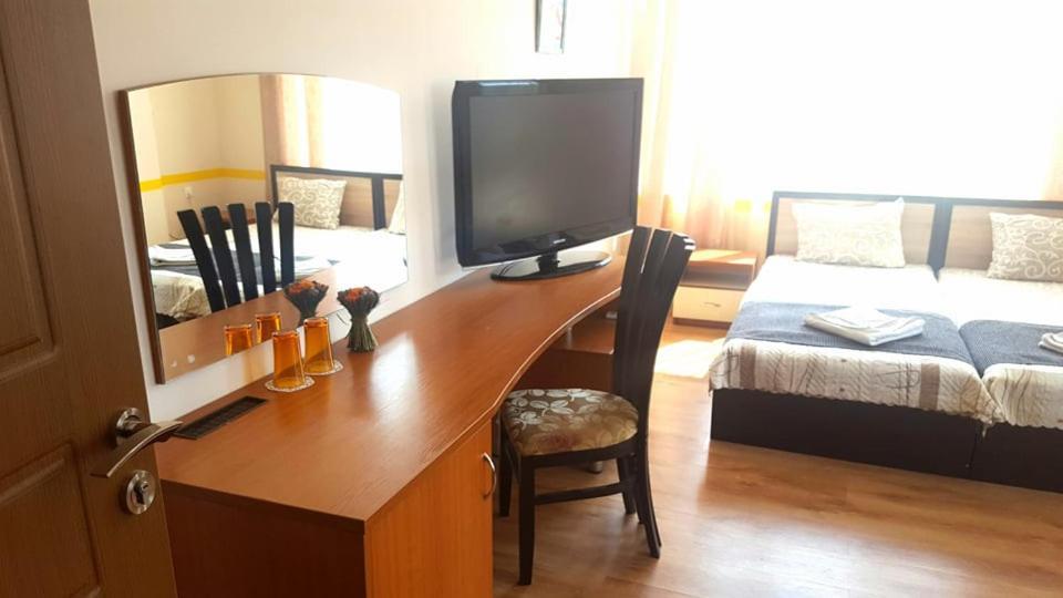 Family Hotel Solar Central Pantai Sunny Bagian luar foto