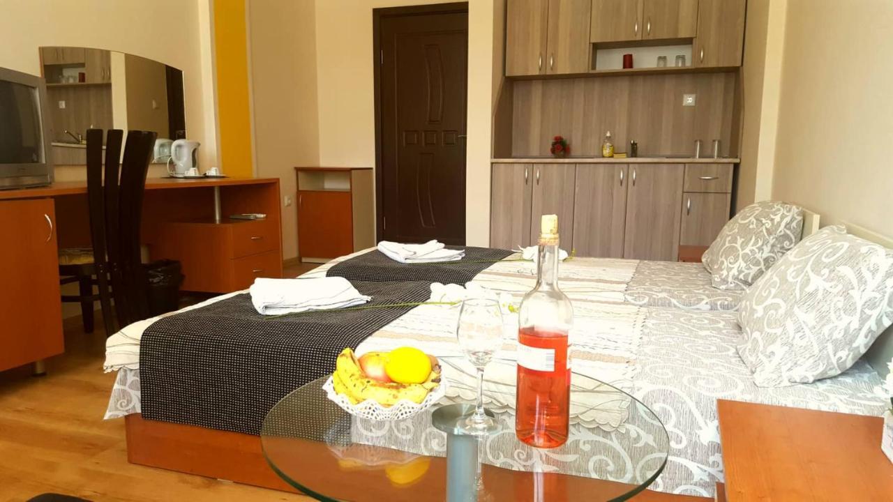 Family Hotel Solar Central Pantai Sunny Bagian luar foto